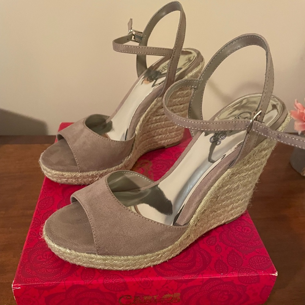 Carlos Santana Lilith Wedge Sandal Light Doe Size 6.5